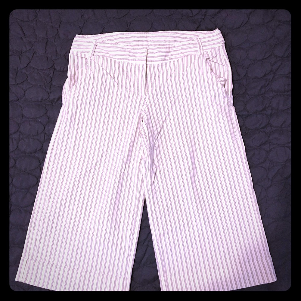 Tracy Evans Size 13 White, Brown striped capris